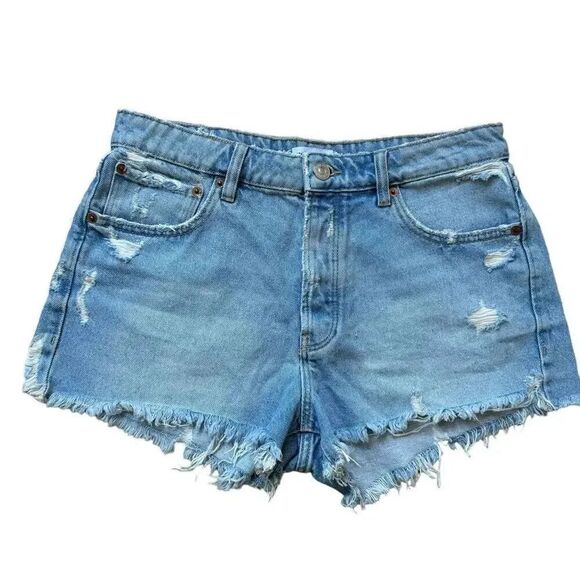 Zara Frayed High Rise Denim Shorts Medium Wash Button Fly Women's SZ 8 #2095 - Picture 1 of 9